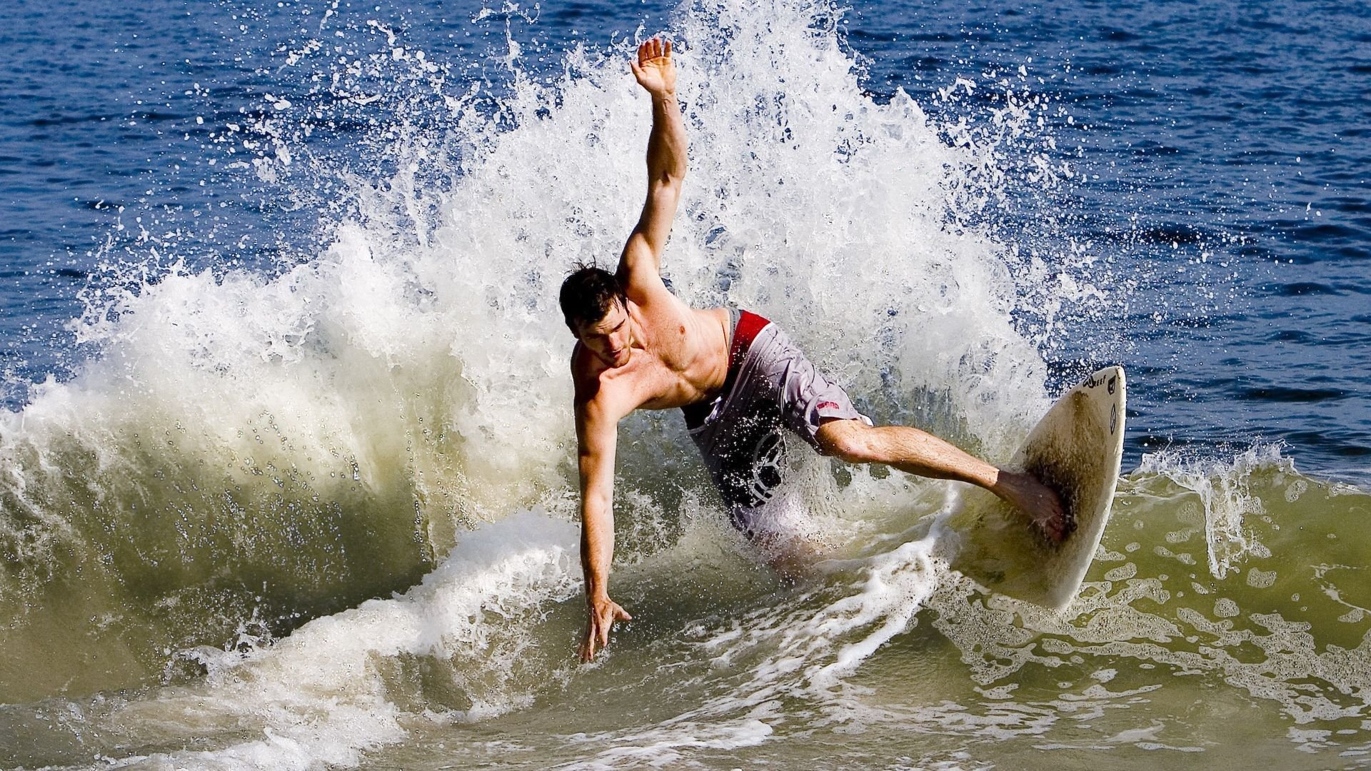 爱游戏中国官方网站平台-【年轻新星崛起】他们是如何用训练突破自我？，新青年崛起