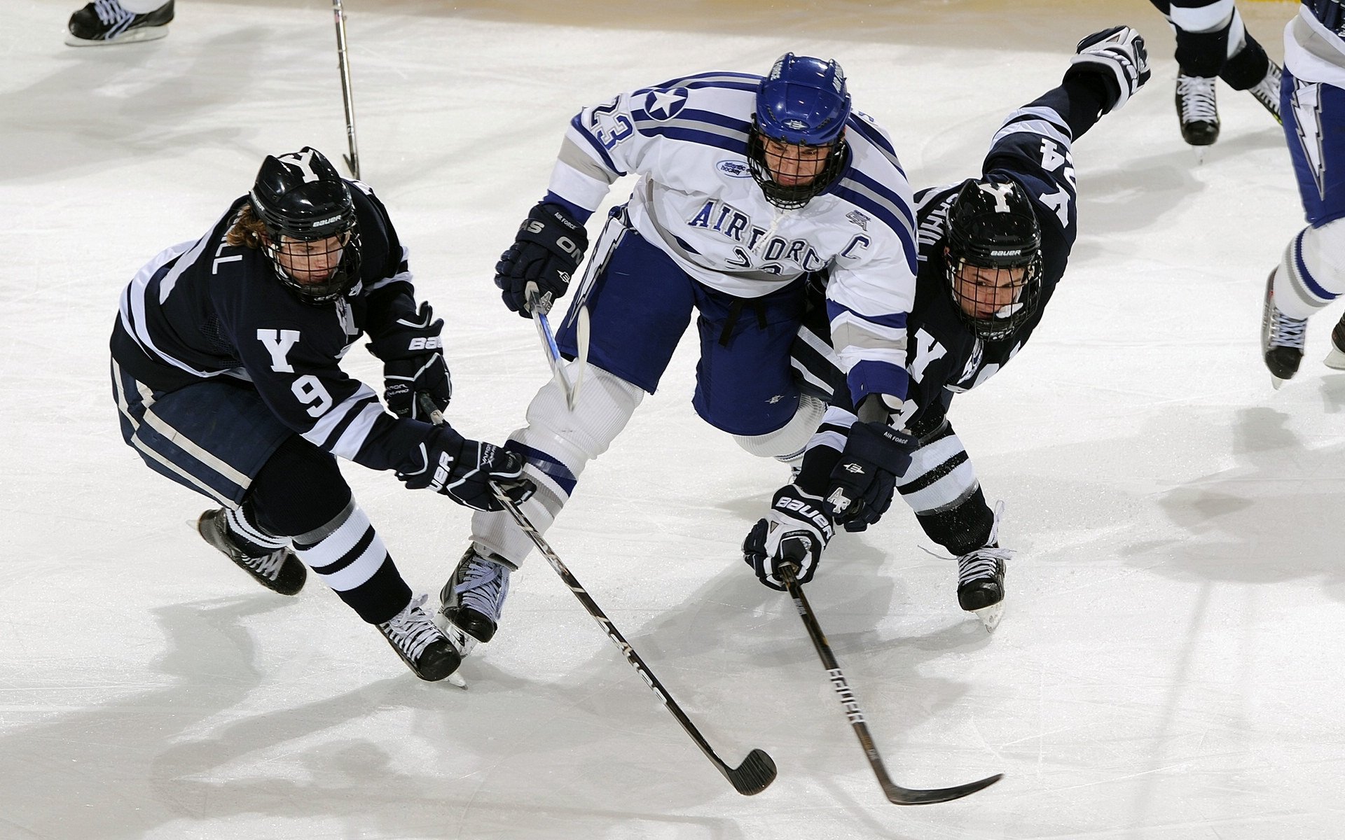 里昂中锋火力全开，追逐最好成绩，里昂巅峰阵容